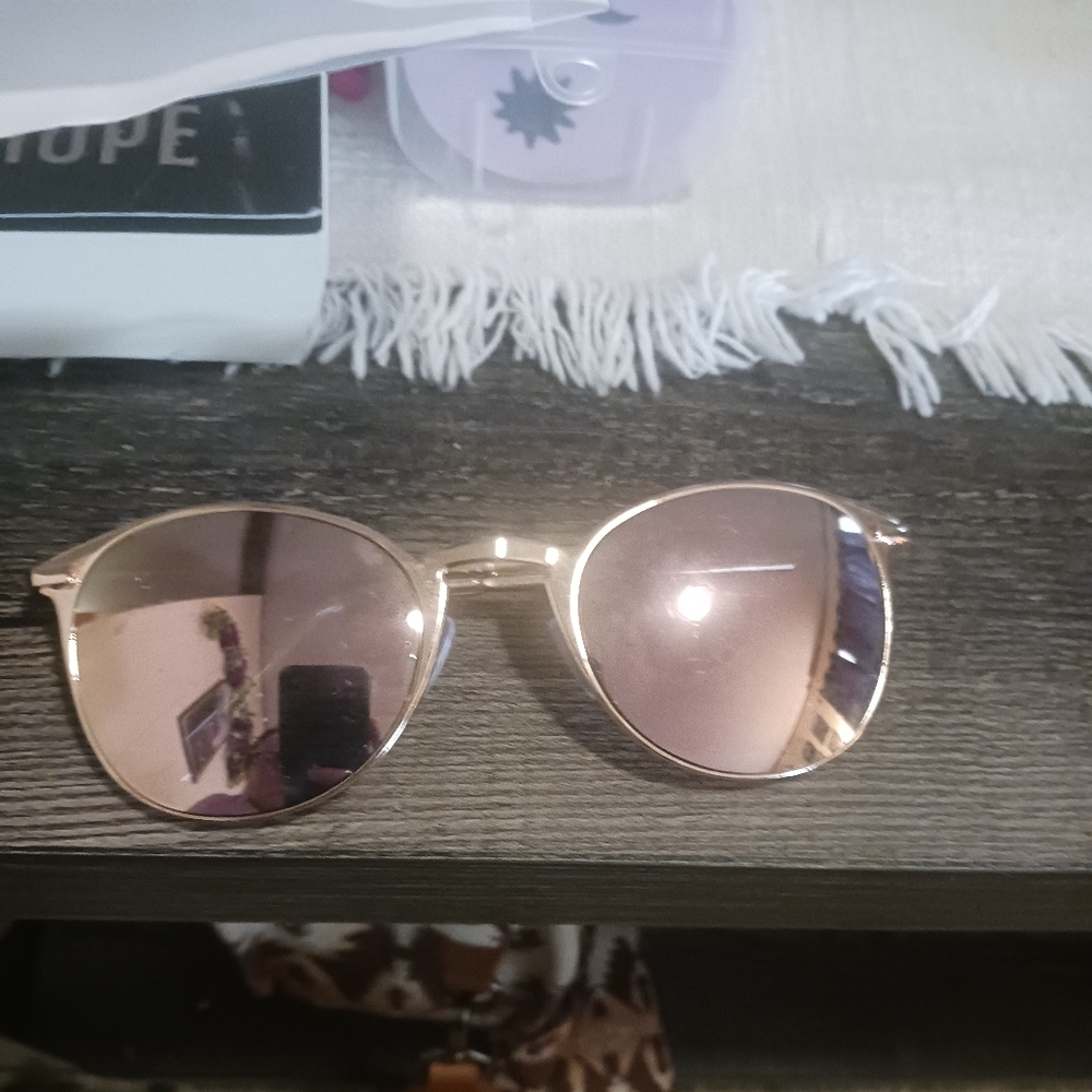 Women's Round Metal Frame Sunglasses - Rose Gold Lenses